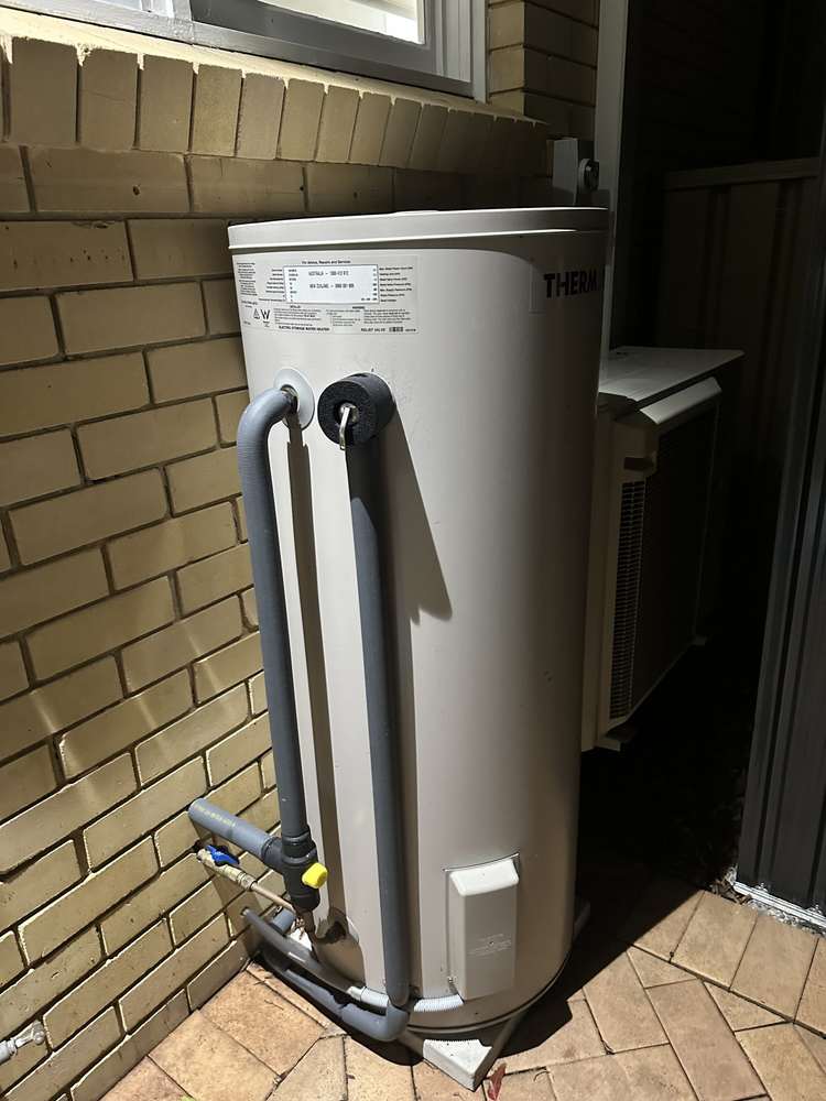 An installed hot water storage system